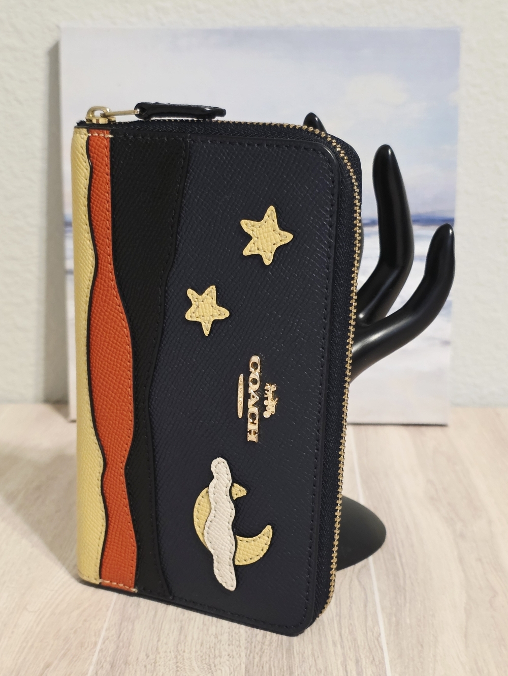 Coach C4533 Medium ID Zip Wallet Motif Night Desert Postcard in Midnight Gold - Picture 13 of 16